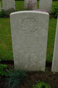 Etaples Military Cemetery - Ferguson, Clarence T.